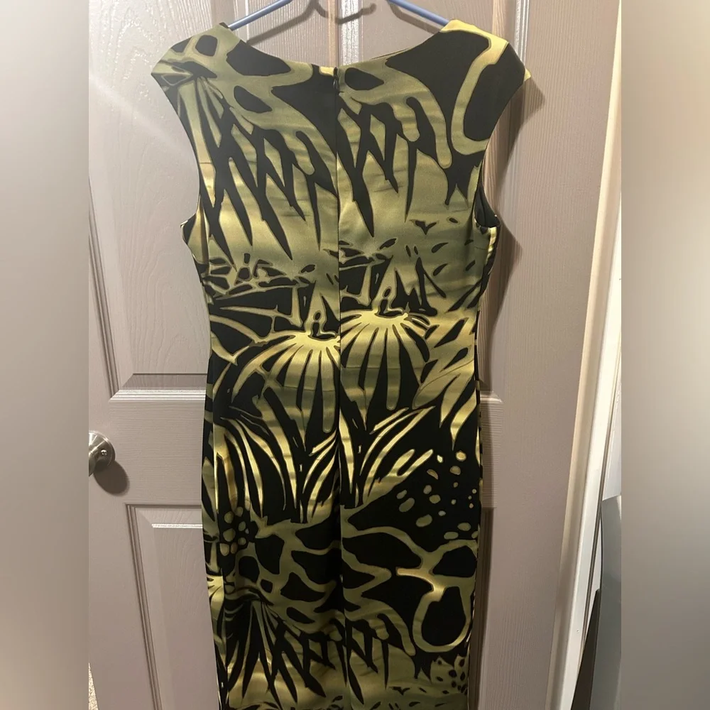 Beautiful knee length dress **NWT** - Picture 4 of 4